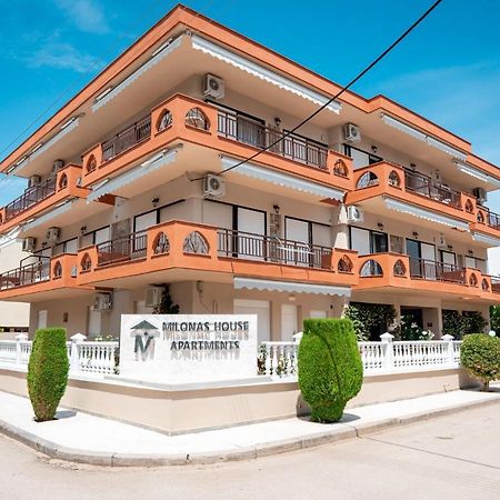 Milonas House Apartments Paralia Dionisiou Extérieur photo