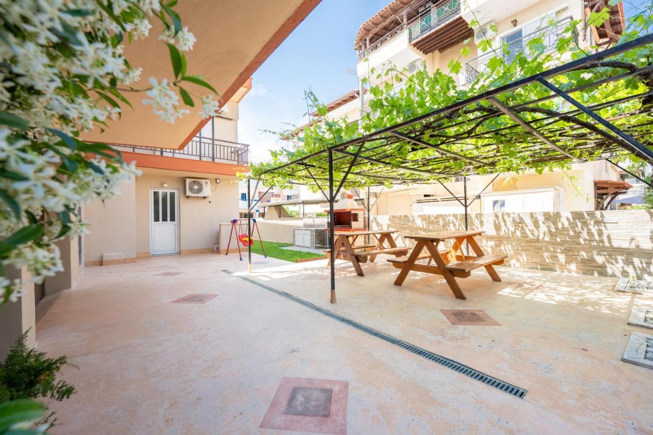 Milonas House Apartments Paralia Dionisiou Extérieur photo