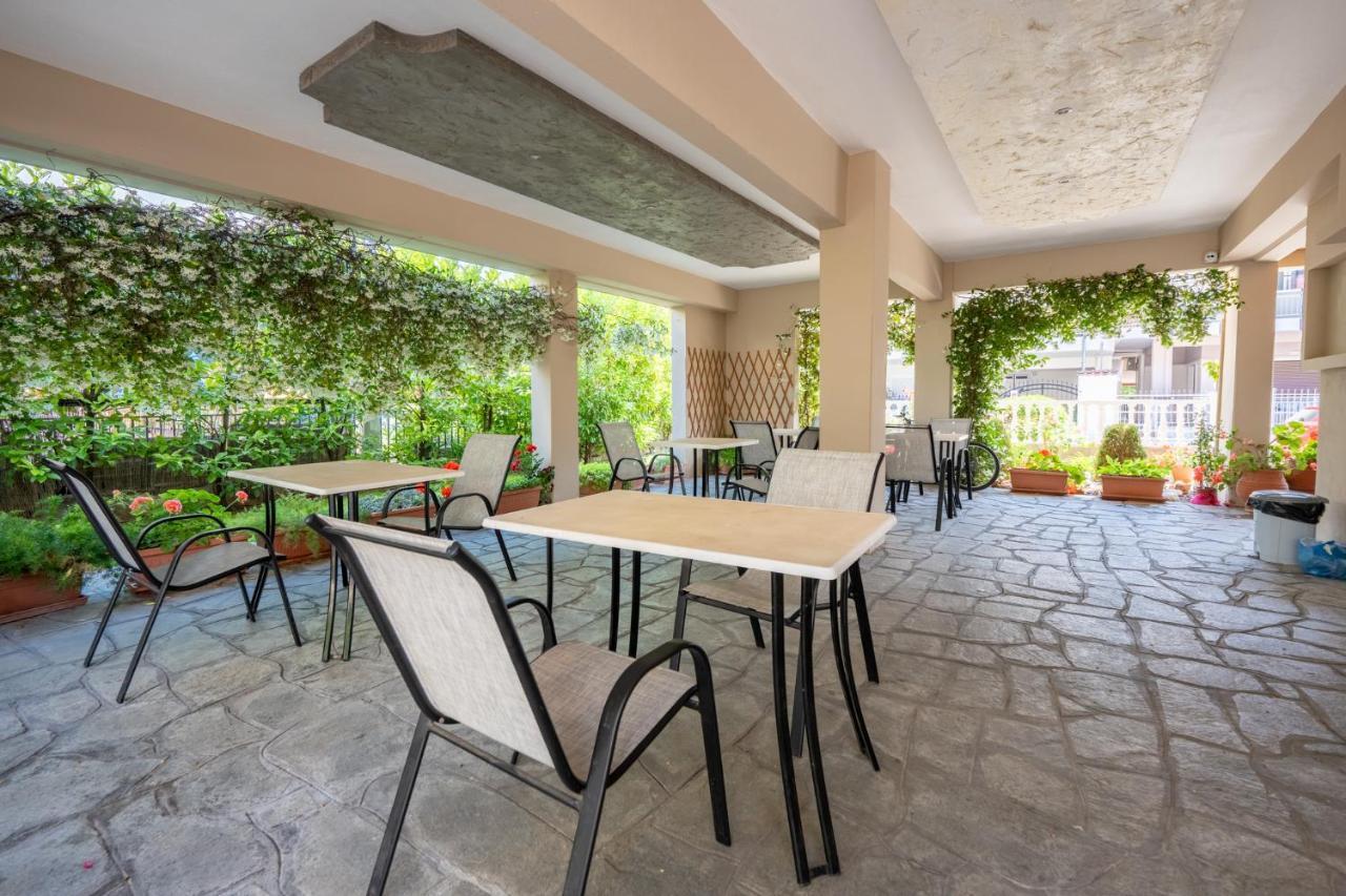Milonas House Apartments Paralia Dionisiou Extérieur photo