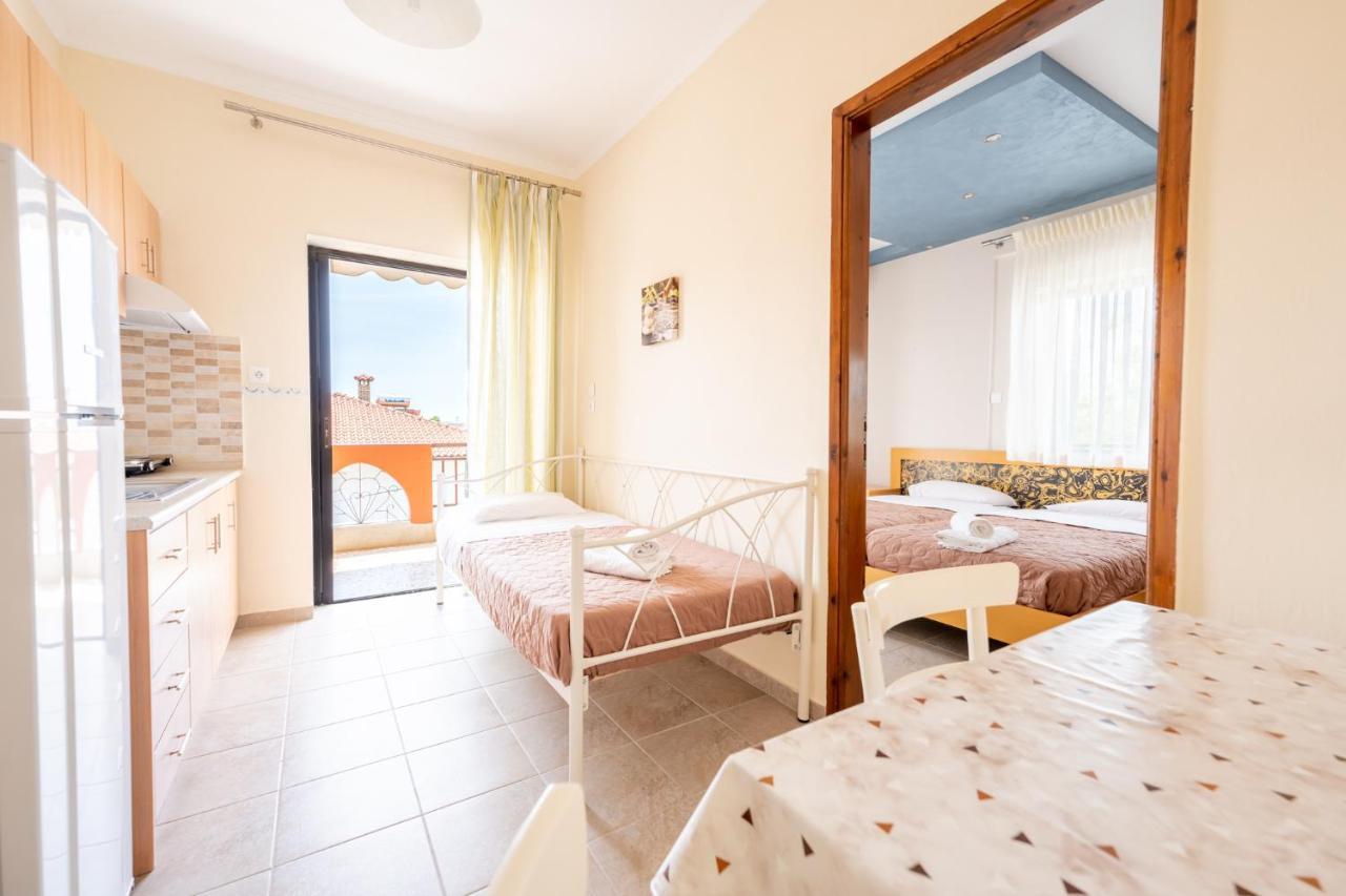 Milonas House Apartments Paralia Dionisiou Extérieur photo