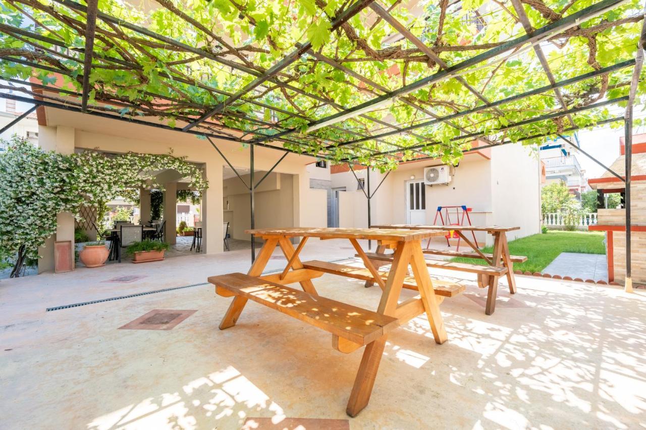 Milonas House Apartments Paralia Dionisiou Extérieur photo