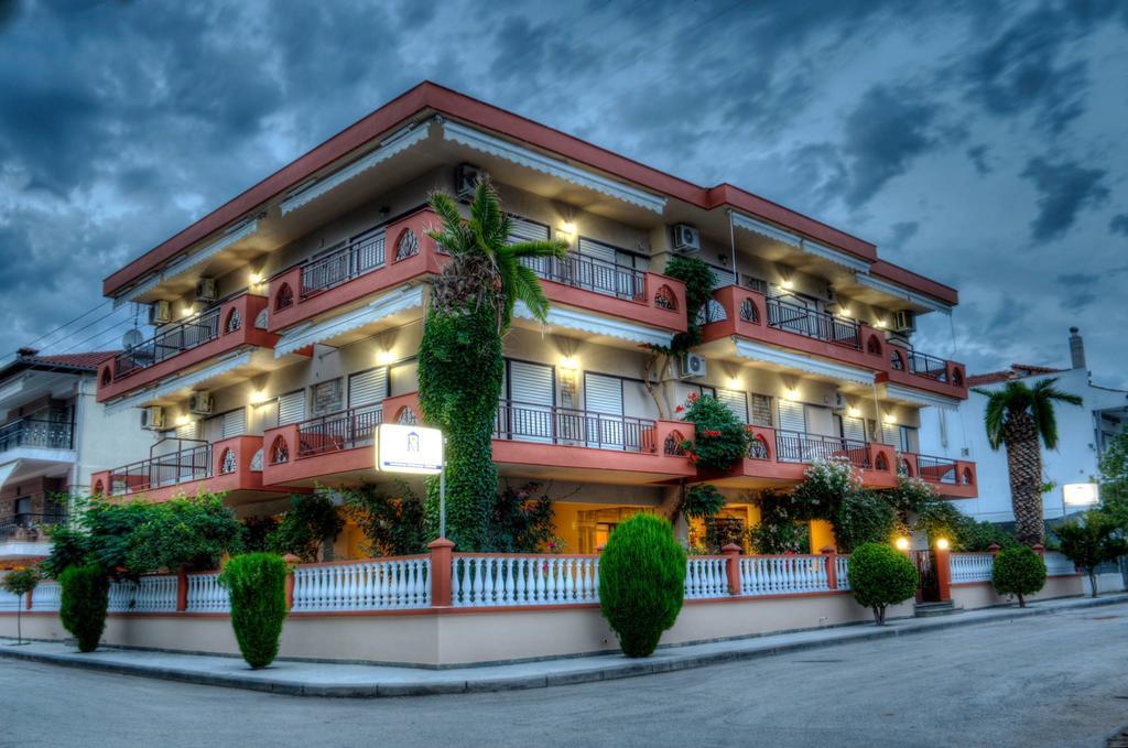 Milonas House Apartments Paralia Dionisiou Extérieur photo